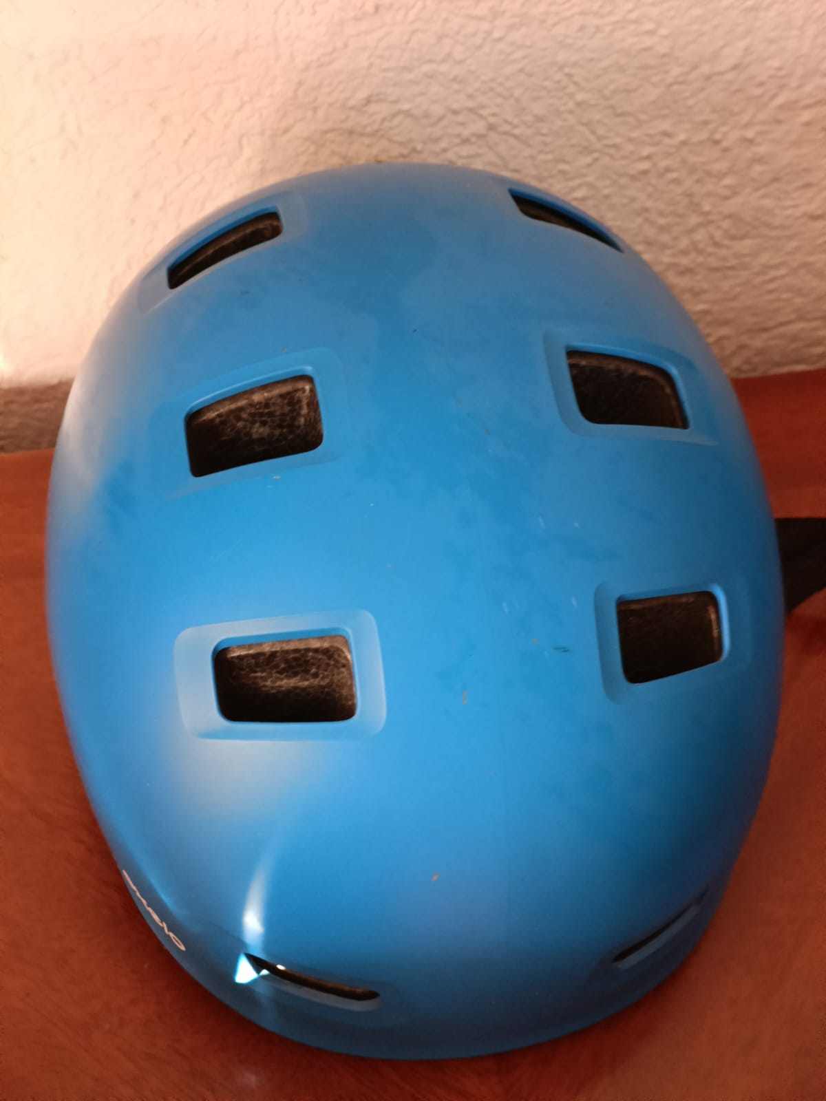 Casco de protección azul